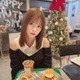 生田衣梨奈、ほっそり美肩チラ見せのカフェSHOTに反響「可愛すぎる」「髪の毛サラサラでキレイ」 画像