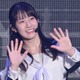 櫻坂46石森璃花、ミニ丈×メガネの私服ショットに反響「プラベ感がたまらない」「秋満喫してて素敵」 画像