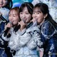 AKB48「レコ大」衣装に注目集まる 渡辺麻友さんゆかりの一着に「意図的に？」「号泣案件」の声 画像
