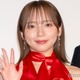 齊藤京子、美背中＆ほっそり二の腕際立つホルターネックで登場 自身のマイルールは「いかに効率的に動くか」【恋愛裁判】 画像