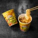 セブン、とみ田監修カップ麺登場 ガーリック練り込み麺×濃厚豚骨醤油スープのガッツリ系 画像