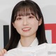 AKB48メンバー、透け感タイツ×ルーズソックスのディズニーコーデ披露「可愛すぎてお城より目立ってる」と反響 画像