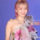 LiSA、美スタイル際立つミニ丈＆キャミ姿披露「今までにない雰囲気で可愛い」「頭身すごい」と反響 画像