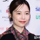 島崎遥香、前髪ぱっつんにチェンジ 美ウエストのぞくミニTコーデに「スタイル良すぎる」「雰囲気変わる」の声 画像