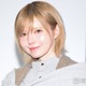 益若つばさ、スーパーロング＆ぱっつん前髪で大胆イメチェン「お人形さんみたい」「似合いすぎ」と絶賛の声 画像