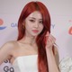 LE SSERAFIMユンジン、大胆素肌際立つ衣装姿に熱視線「圧倒的な美」「スタイルが異次元」 画像