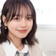 「今日好き」小國舞羽（まう）、公園でミニスカワンピからスラリ美脚「スタイル抜群」「おさげ似合いすぎてる」 画像