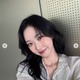 「ペントハウス」出演女優、美脚際立つミニ丈ワンピ姿を披露「脚のラインが芸術レベル」「初夏コーデのお手本」 画像