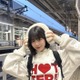 「今日好き」表すみれ、ナポレオンデザインのノースリ姿披露「色白で眩しい」「上品さとカジュアルさが素敵」と絶賛の声 画像