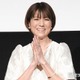 hitomi、ド派手ミニ丈衣装から美脚スラリ「憧れのプロポーション」「永遠に美しい」と反響 画像