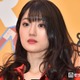 “可愛すぎる新喜劇女優”小寺真理、圧巻美脚際立つミニスカスーツ姿に熱視線「大人の色気がすごい」「綺麗なボディライン」 画像