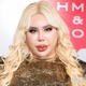 “整形総額1億円超え”アレン様、月の美容費は「140〜150万円」唇ヒアルロン酸注射事情もぶっちゃけ「針穴から漏れ出るくらい…」 画像