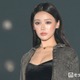 せいせい、美ウエスト際立つ胸元ざっくりコーデに反響「スタイルがレベチすぎる」「くびれが凄い」 画像