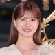 生見愛瑠、スラリ美脚際立つミニワンピ姿公開「スタイル抜群」「オシャレ」などと反響 画像