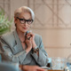 素顔がのぞくアン・ハサウェイ＆メリル・ストリープ、カメオ出演の“あの人”も『プラダを着た悪魔２』NGシーン公開 画像