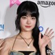 LE SSERAFIMウンチェ、美ウエスト輝くフロリダ・ディズニー満喫コーデ「くびれに目を奪われる」「ラフな姿でもスタイル抜群」 画像