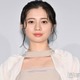桜田ひより、美脚全開のミニ丈コーデに反響「スタイル良すぎて二度見」「反則級の可愛さ」と絶賛の声 画像