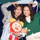 井上清華アナ＆高木晴菜アナ、“めざましくん”＆“てんタマくん”ぬいぐるみ抱えランウェイ登場 お揃いポーズで会場沸かす【TGC北九州2026】 画像