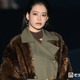 なごみ、オールバックヘアでオーラ全開 抜群スタイル際立つロングコート姿【TGC北九州2026】 画像