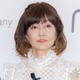 松本伊代、美脚輝くミニ丈赤チェック衣装姿 45周年記念ライブの写真に「永遠の16歳」「眩しすぎる」とファン絶賛 画像