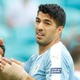 スアレスはGKでもすごい？フォルラン引退試合の「スーパーセーブ」がこれ 画像